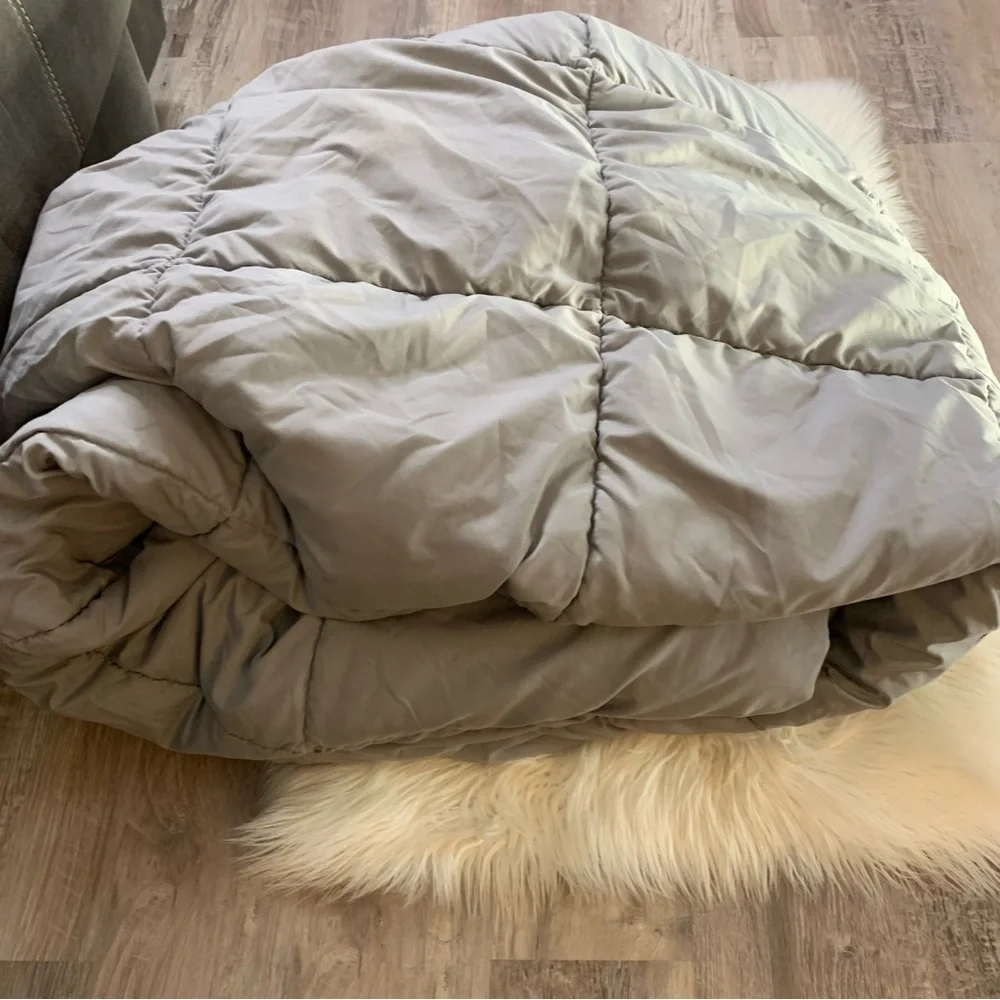 London Fog Supreme Down Alternative Queen Size Comforter Grey 94